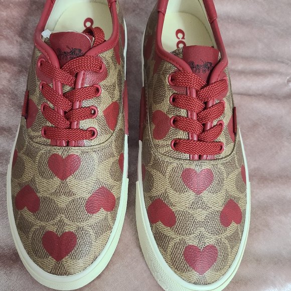 Coach Lowline Low Top Sneaker with heart print - Picture 1 of 3